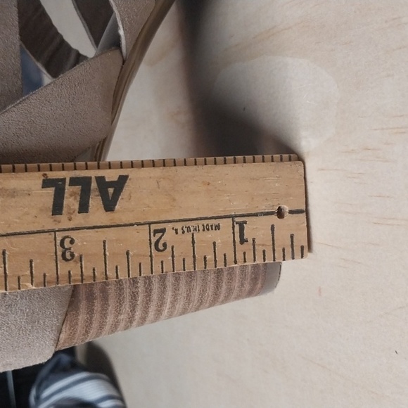 Chunky Heel Sandals, Size 9.5M - Picture 10 of 10